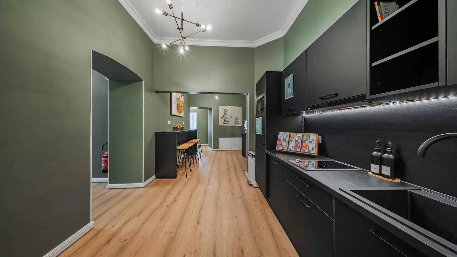 וינה Home1 - District Twelve Boutique Hostel 0*,  אוסטריה